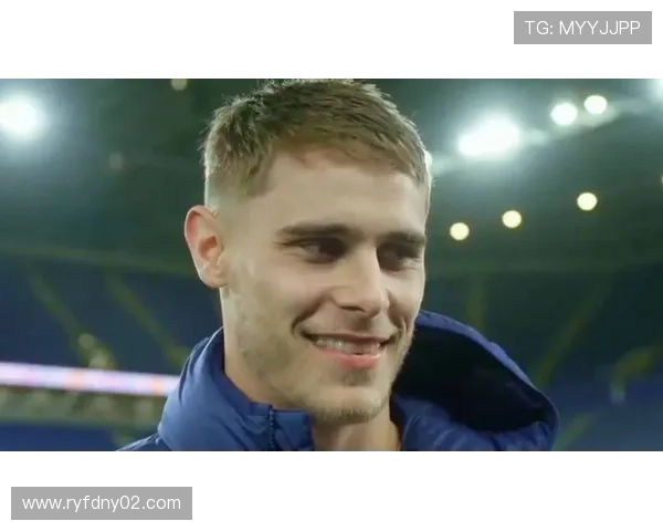 范德芬本赛季表现稳健，助力球队防线持续提升