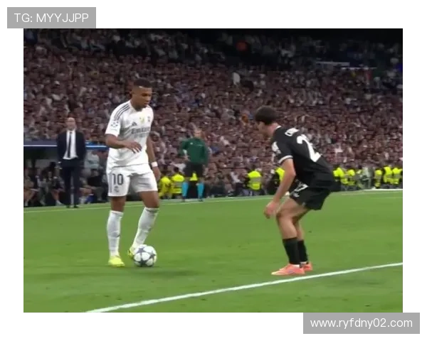 姆巴佩边路与中路表现对比：最佳战术定位解析